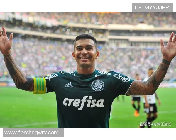 克鲁塞罗足球明星的辉煌历程与传奇故事探秘