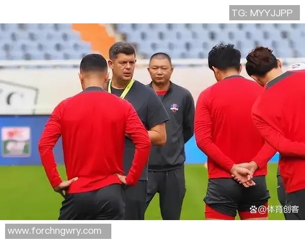 足球明星与球迷亲密互动分享心声与梦想的精彩对话视频